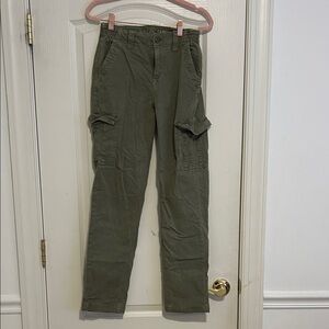 American Eagle Outfitters women’s Green Cargo Pants